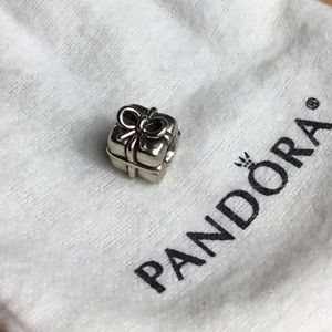 Pandora Jewelry - 🌟 PANDORA gift charm - silver Pandora Jewelry - 🌟 PANDORA gift charm - silver